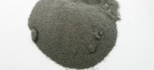 Polvo metálico de wolframio utilizado en aplicaciones industriales, metalúrgicas y tecnológicas de alta resistencia.