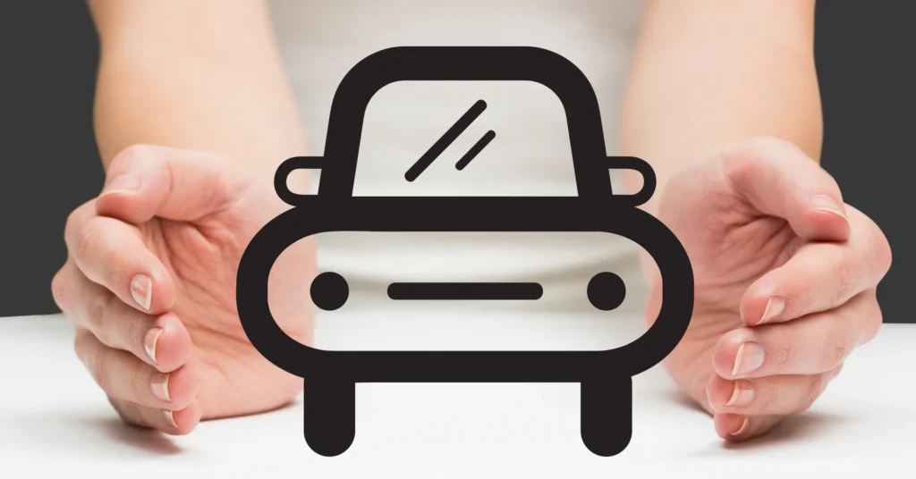 Icono de un coche protegido entre unas manos como representación de seguro, cobertura y protección del vehículo